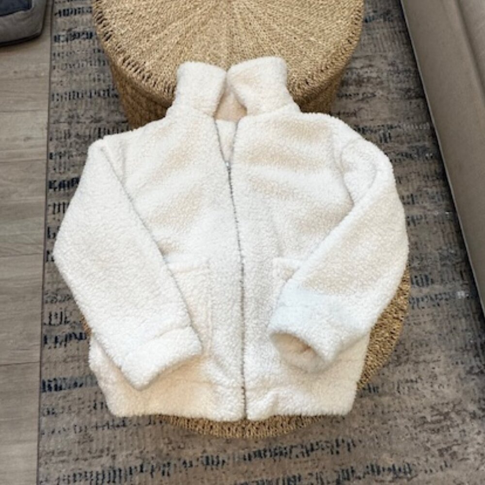 Womens light weight white sherpa jacket, s